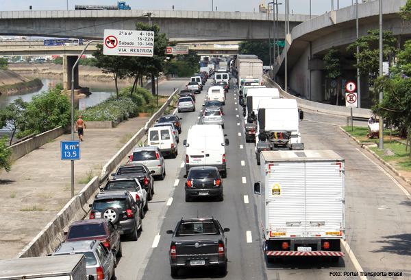 Restrição a caminhões já está em mais de 100 municípios